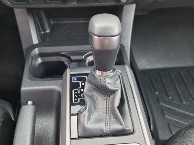 Used 2022 Toyota Tacoma TRD Off-Road w/ Technology Package AWD/4WD image 26