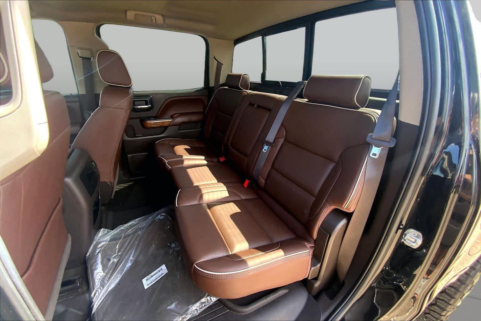 Used 2018 Chevrolet Silverado 1500 High Country AWD/4WD image 21
