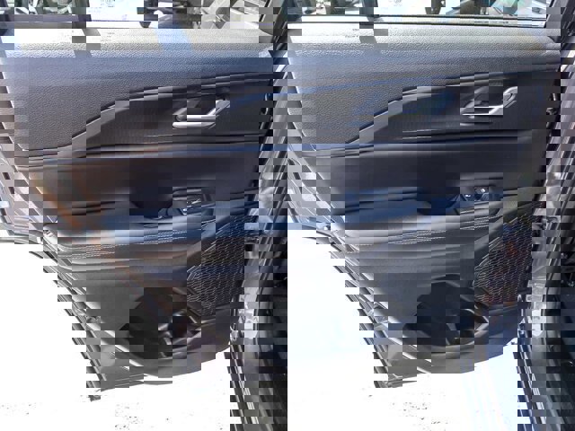 Used 2024 Jeep Grand Cherokee Altitude image 27