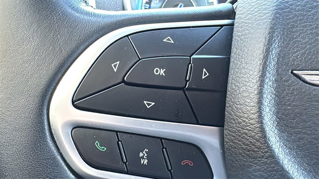 Used 2018 Chrysler 300 Touring L image 12