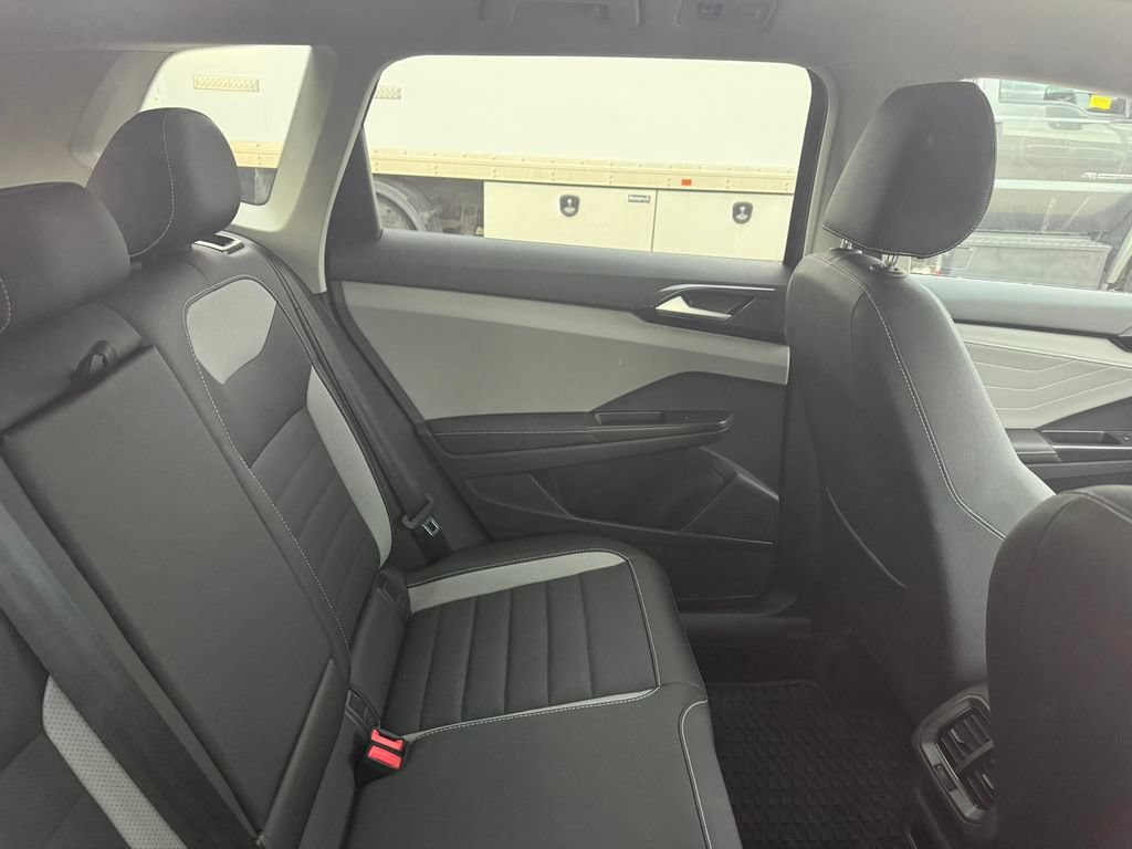 Used 2024 Volkswagen Taos SEL AWD/4WD image 9