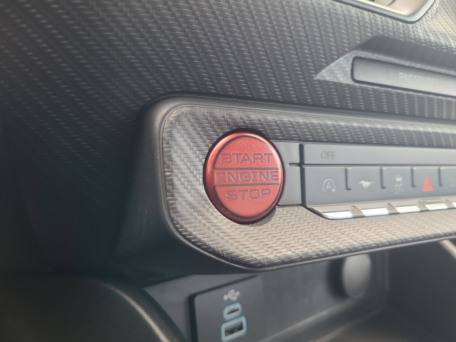 Certified 2024 Ford Mustang Coupe image 28