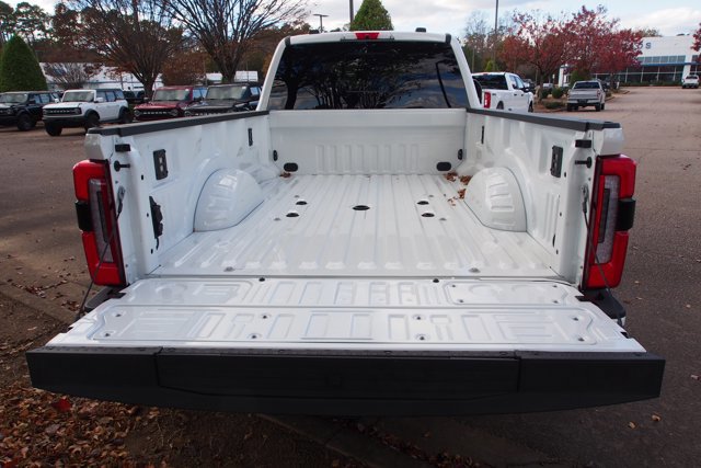 Certified 2025 Ford F450 Platinum w/ Platinum Plus Package image 7