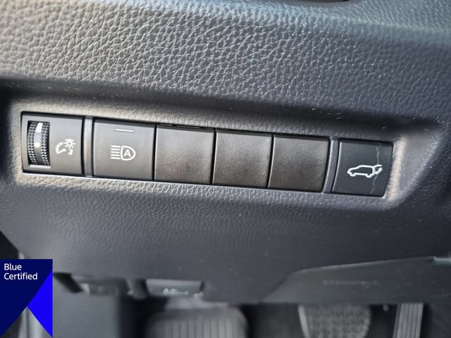 Used 2020 Toyota RAV4 XLE w/ Convenience Package FWD image 17