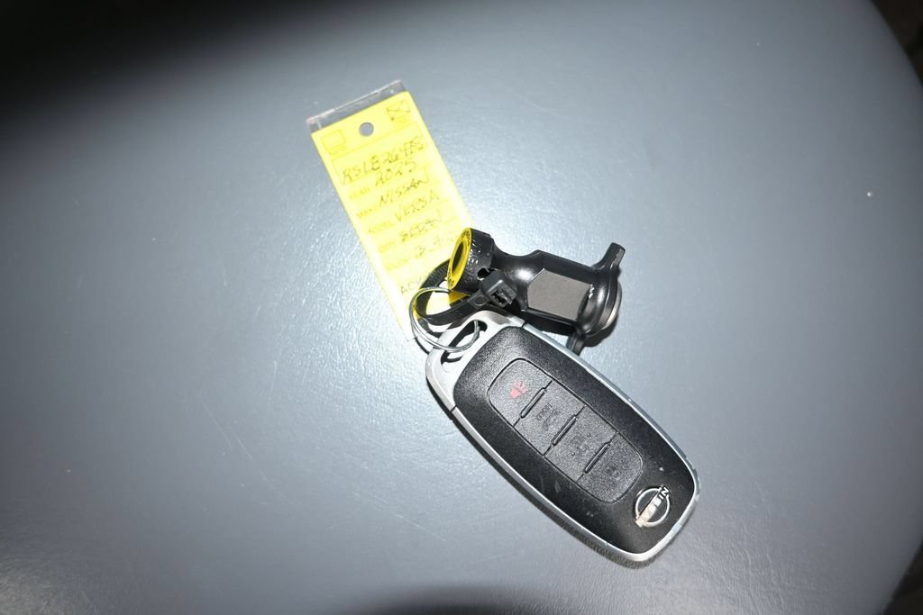 Used 2025 Nissan Versa SV FWD image 27
