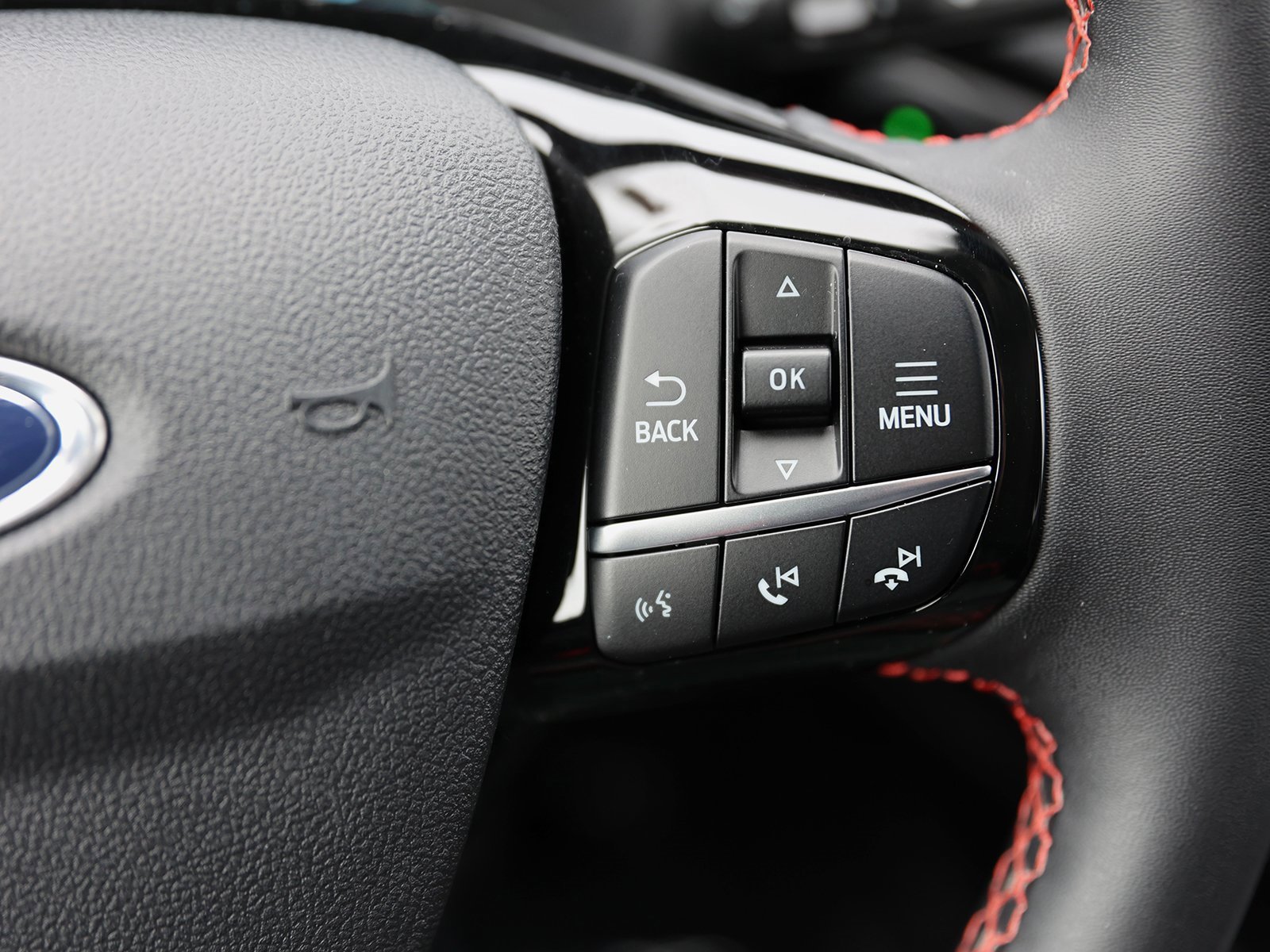 Certified 2022 Ford Escape SEL w/ SEL Stealth AWD Package image 40