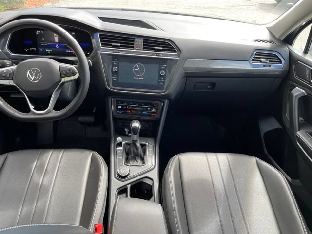 Used 2022 Volkswagen Tiguan SE AWD/4WD image 10