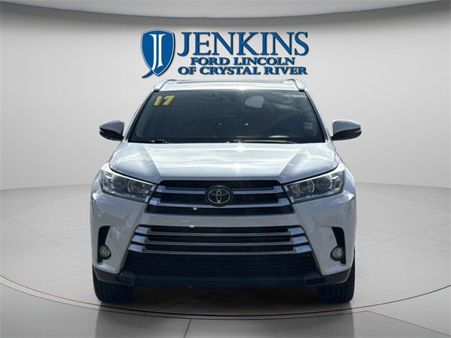 Used 2017 Toyota Highlander Limited image 3