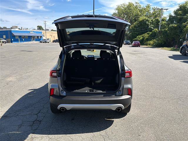 Certified 2023 Ford Escape Active AWD/4WD image 9