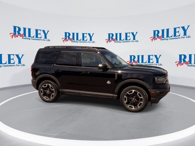 Certified 2023 Ford Bronco Sport Outer Banks w/ Tech Package AWD/4WD image 2