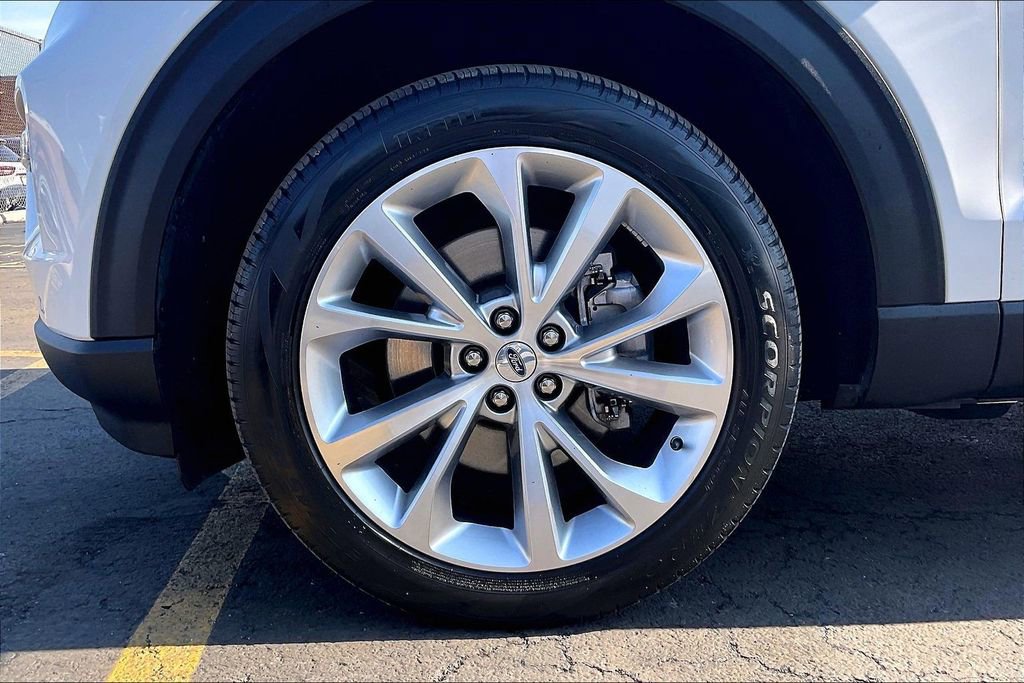 Certified 2023 Ford Explorer Platinum w/ Technology Package image 8