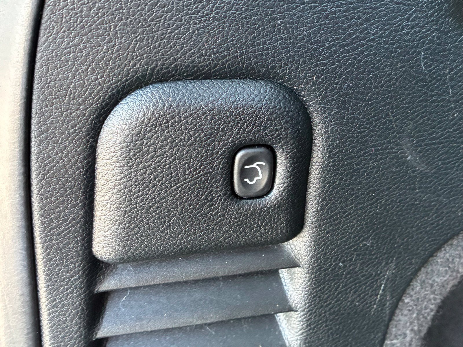 Used 2018 Jeep Grand Cherokee High Altitude AWD/4WD image 17