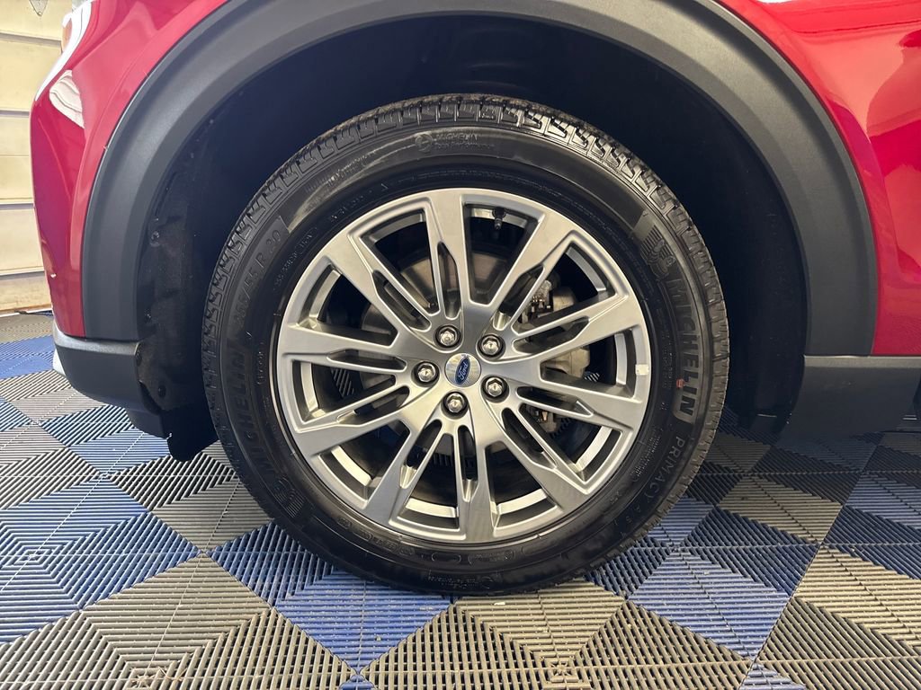 Certified 2025 Ford Explorer Platinum image 33