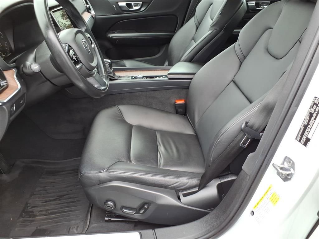 Used 2021 Volvo S60 T5 Momentum w/ Climate Package image 14