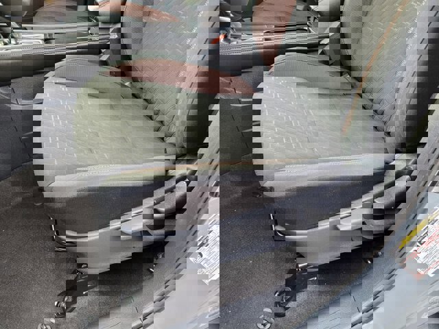 Used 2023 Nissan Kicks SR w/ Exterior Package image 16