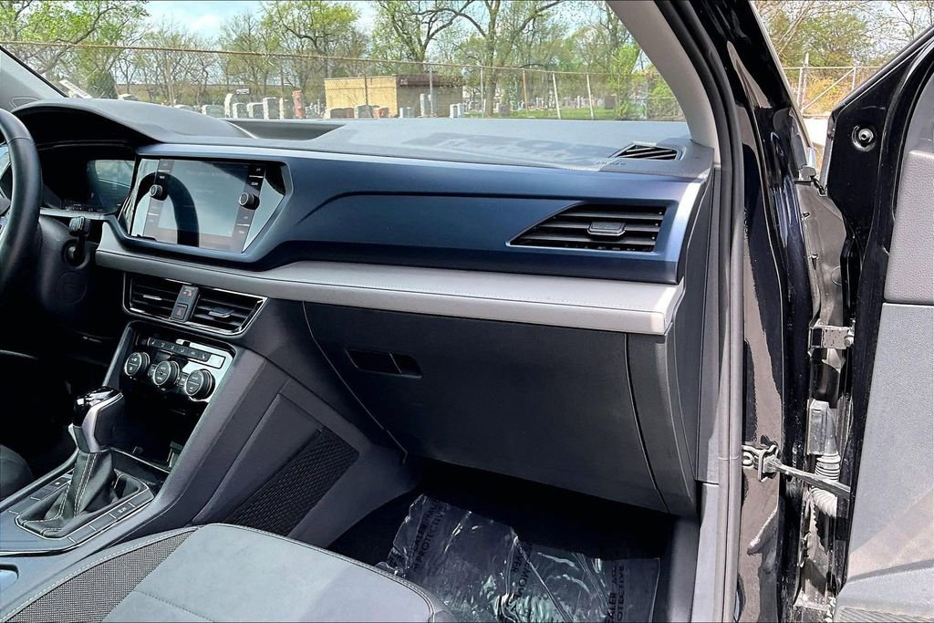 Used 2024 Volkswagen Taos SE FWD image 15