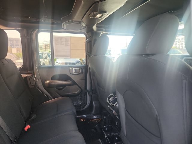 Used 2018 Jeep Wrangler Unlimited Sahara w/ Cold Weather Group AWD/4WD image 26