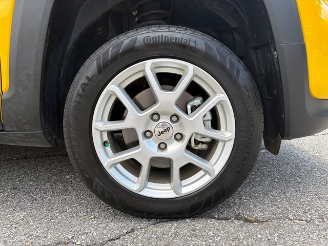 Used 2023 Jeep Renegade Latitude w/ Sun & Fun Group AWD/4WD image 12