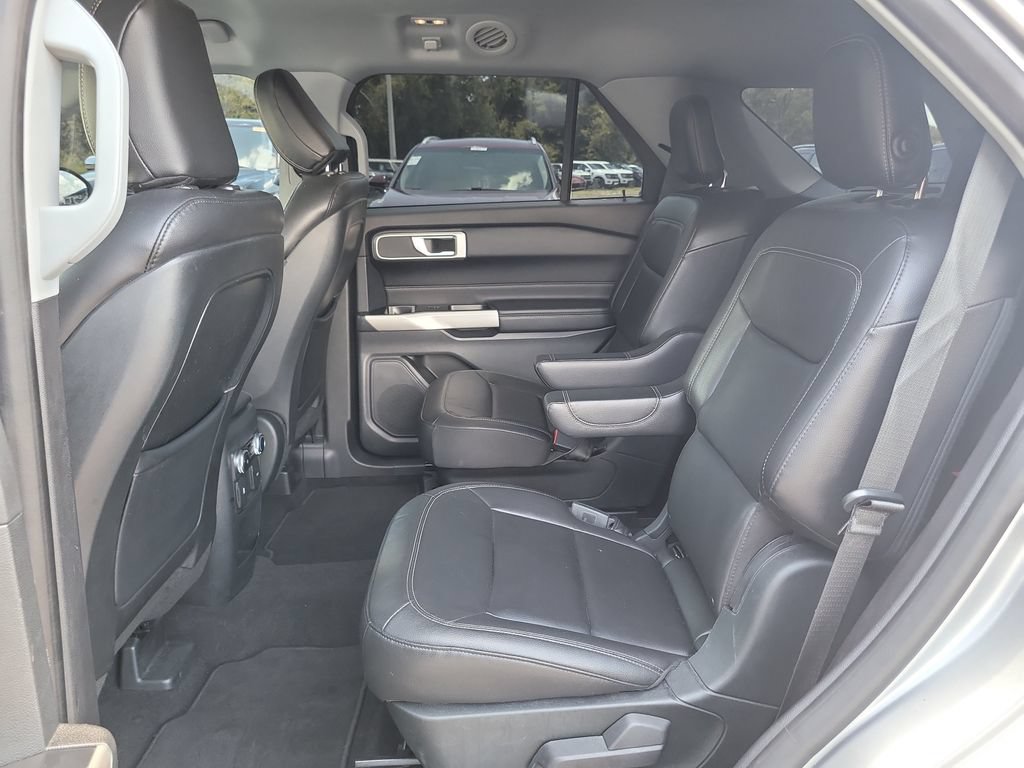 Certified 2020 Ford Explorer XLT w/ Equipment Group 202A RWD image 11