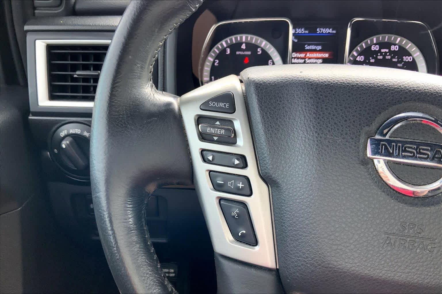 Used 2019 Nissan Titan SV w/ SV Convenience Package RWD image 23