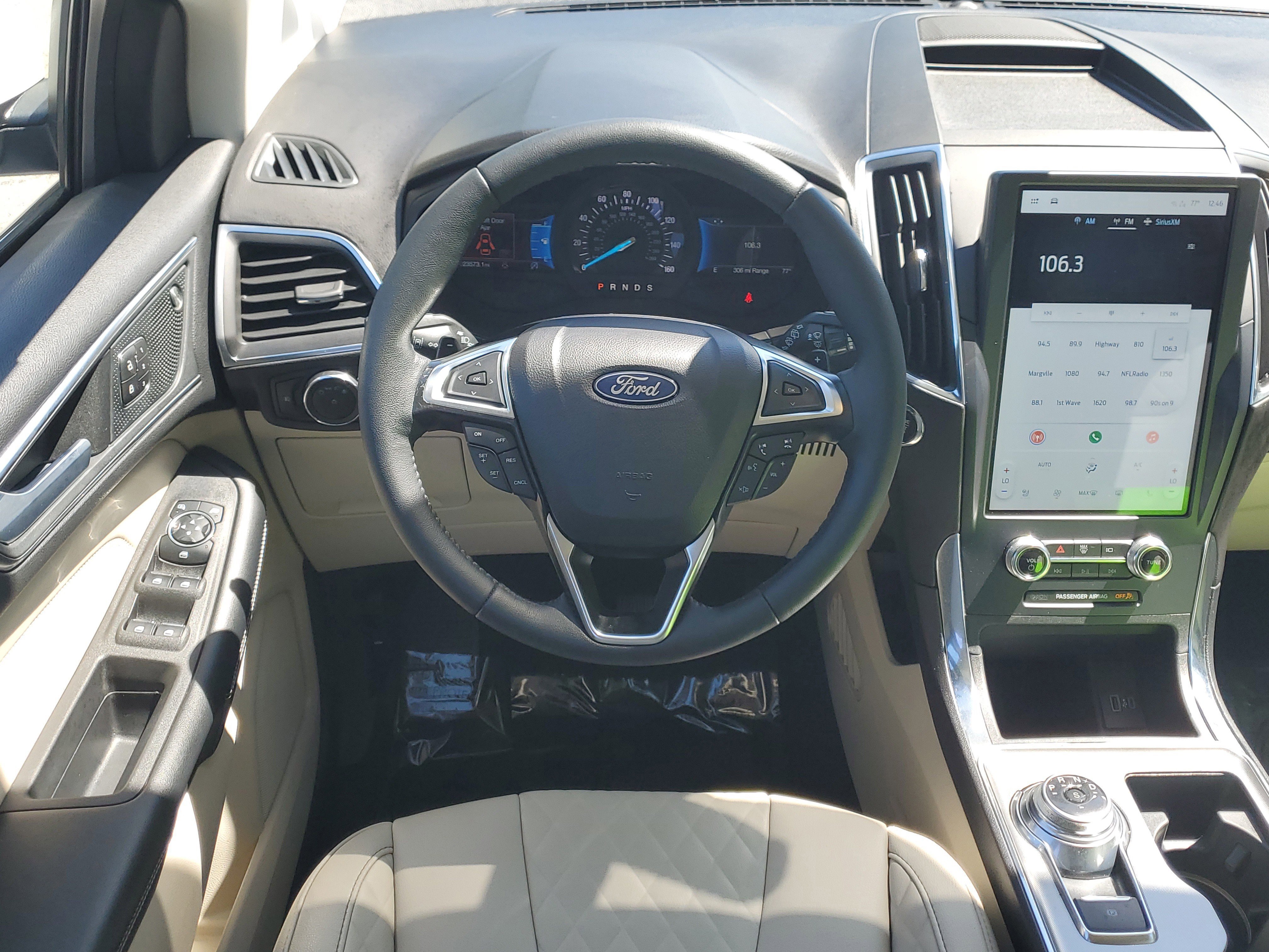 Certified 2023 Ford Edge Titanium w/ Class II Trailer Tow Package image 18