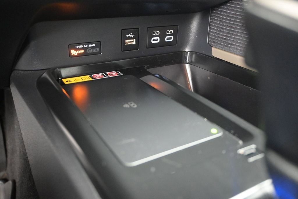 Used 2025 Toyota Camry SE FWD image 18