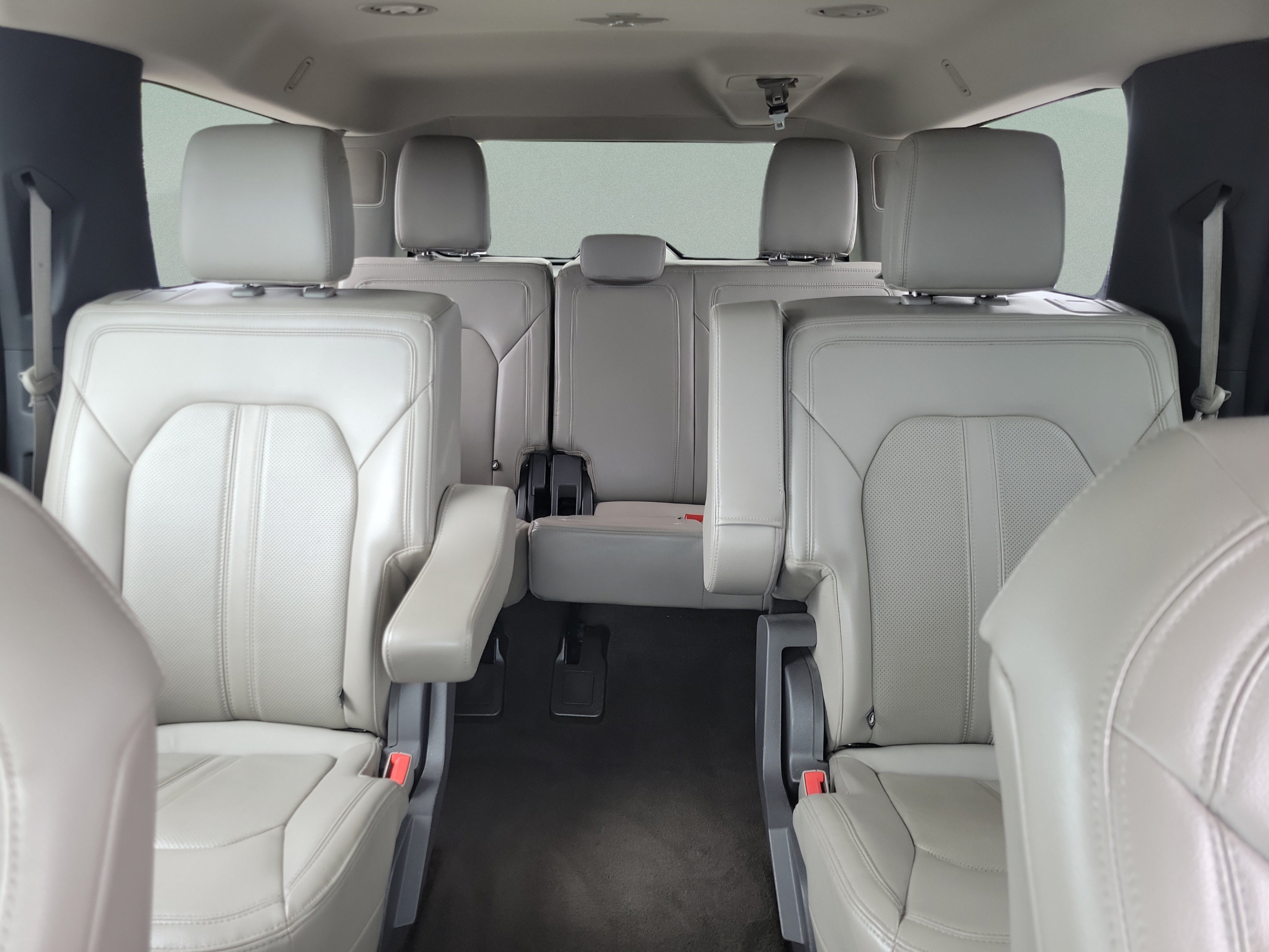 Certified 2021 Ford Expedition Max Limited RWD image 9