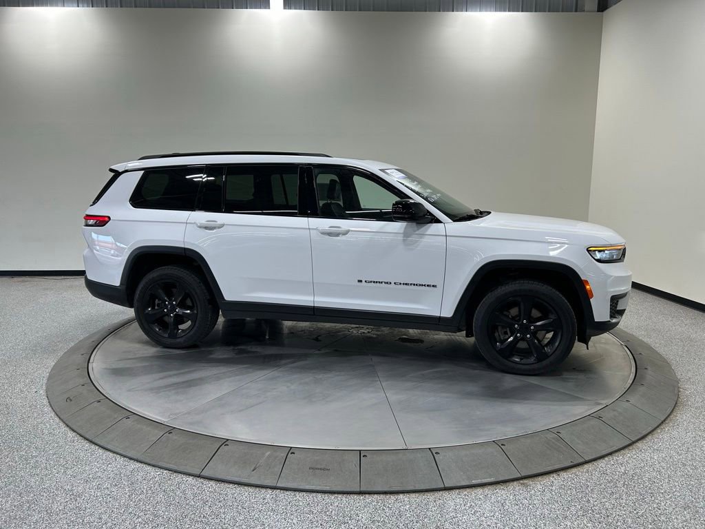 Used 2023 Jeep Grand Cherokee L Laredo AWD/4WD image 6