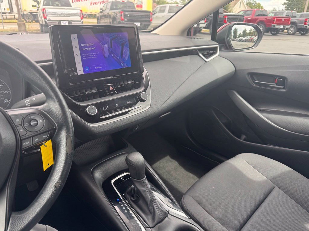 Used 2025 Toyota Corolla LE FWD image 13