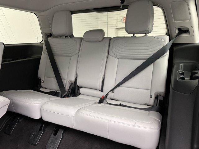 Certified 2025 Ford Expedition Platinum w/ Platinum Ultimate Package AWD/4WD image 16