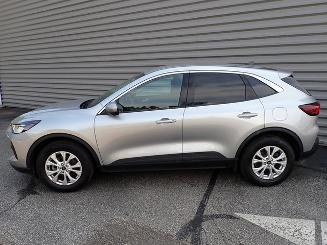 Certified 2023 Ford Escape Active AWD/4WD image 2