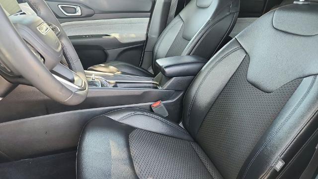 Used 2024 Jeep Compass Latitude AWD/4WD image 11
