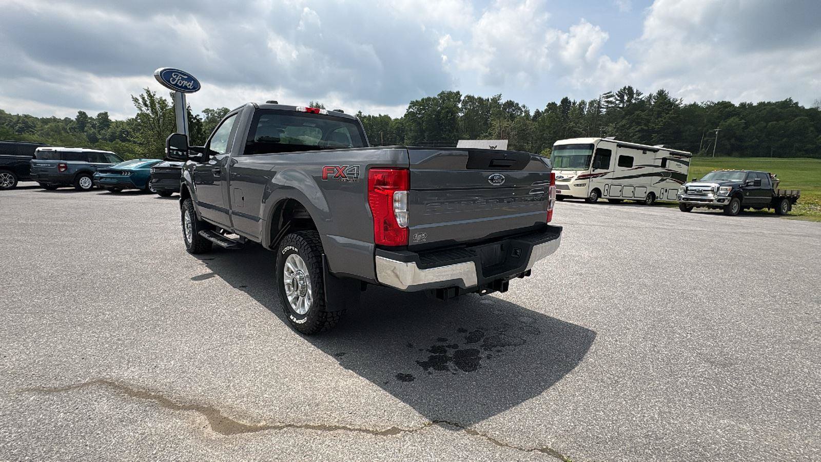 Certified 2022 Ford F250 XL w/ STX Appearance Package AWD/4WD image 6