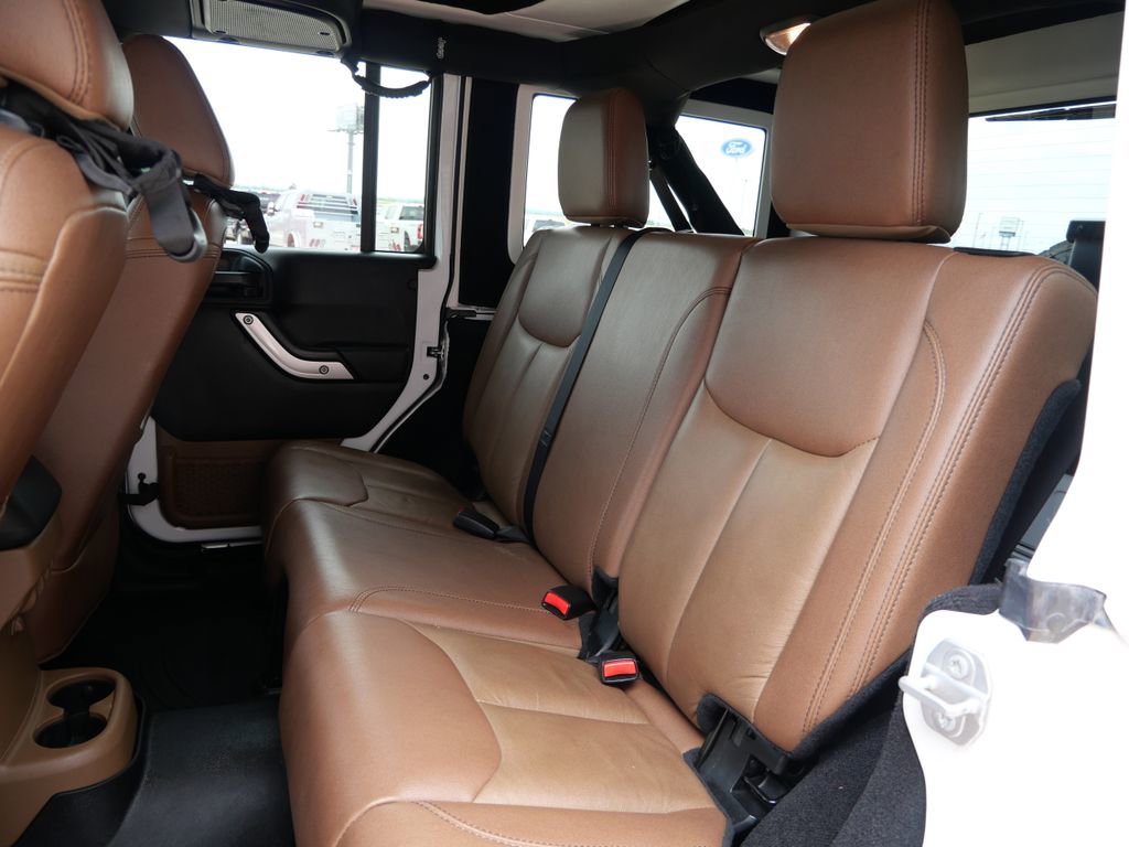 Used 2017 Jeep Wrangler Unlimited Sahara AWD/4WD image 17