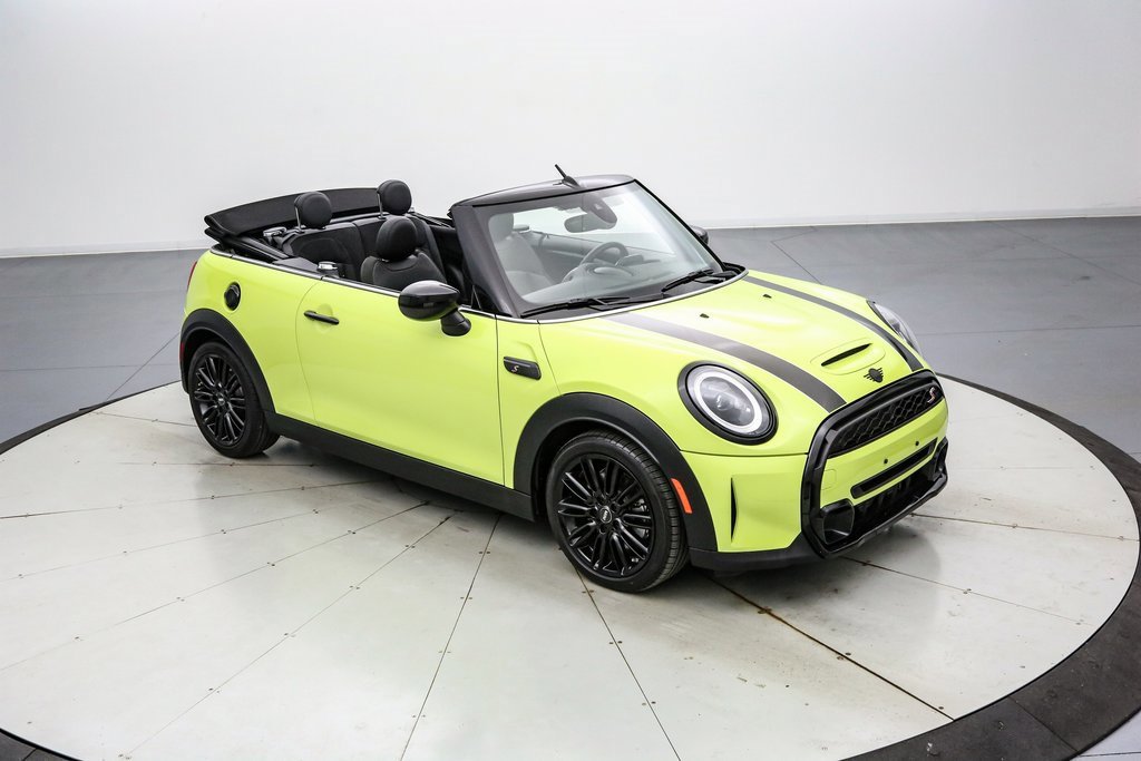 Used 2024 MINI Cooper S w/ Signature Upholstery Package image 9