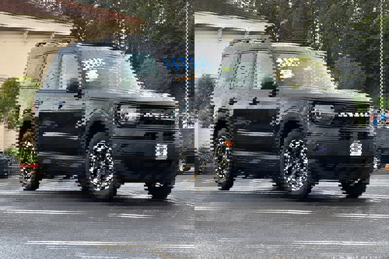 Certified 2023 Ford Bronco Sport Outer Banks w/ Tech Package image 2