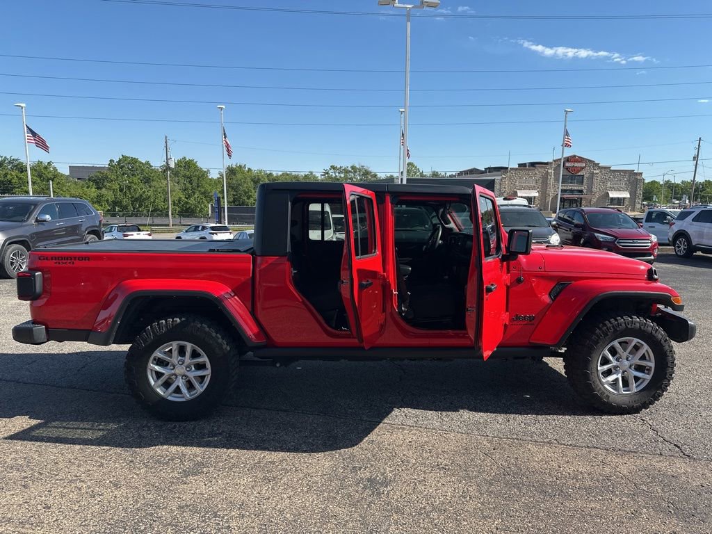 Used 2023 Jeep Gladiator Sport AWD/4WD image 8