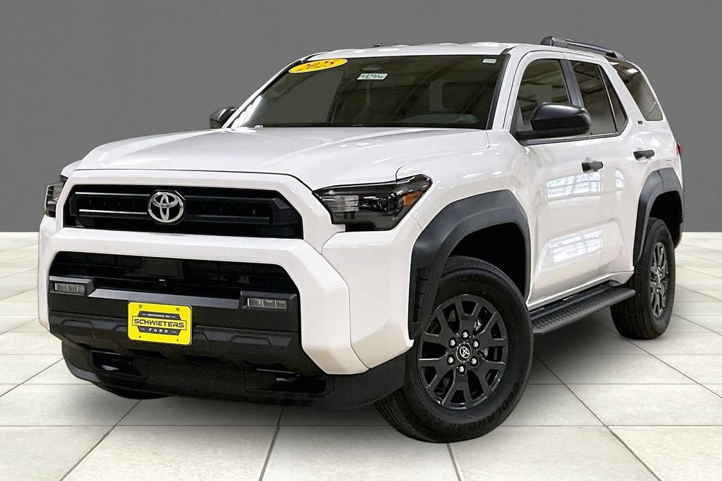 Used 2025 Toyota 4Runner SR5 AWD/4WD image 2