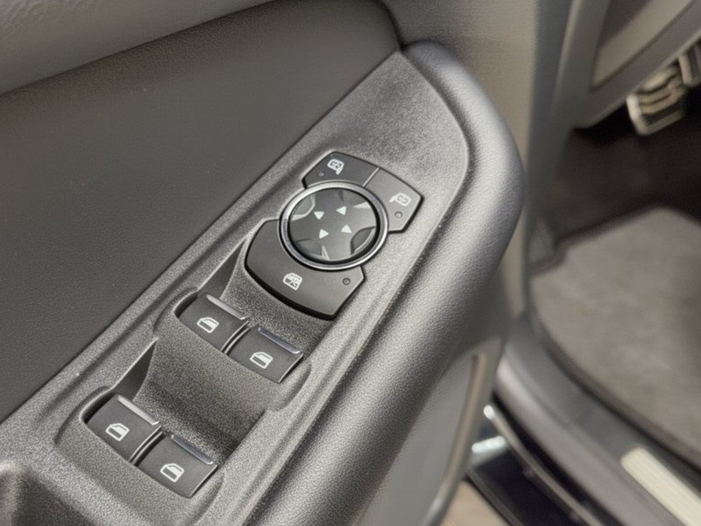 Certified 2023 Ford Edge ST-Line AWD/4WD image 15