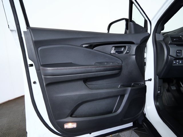Used 2021 Honda Pilot Black Edition image 17
