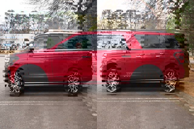 Certified 2022 Ford Expedition Max Platinum image 4