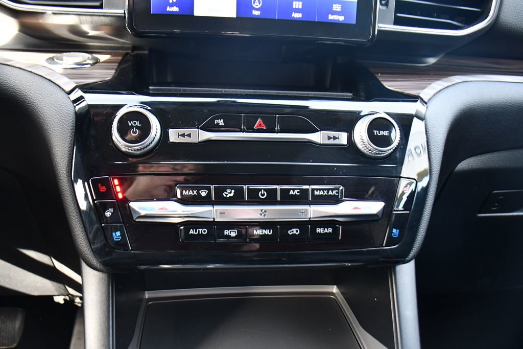 Certified 2024 Ford Explorer Limited AWD/4WD image 32