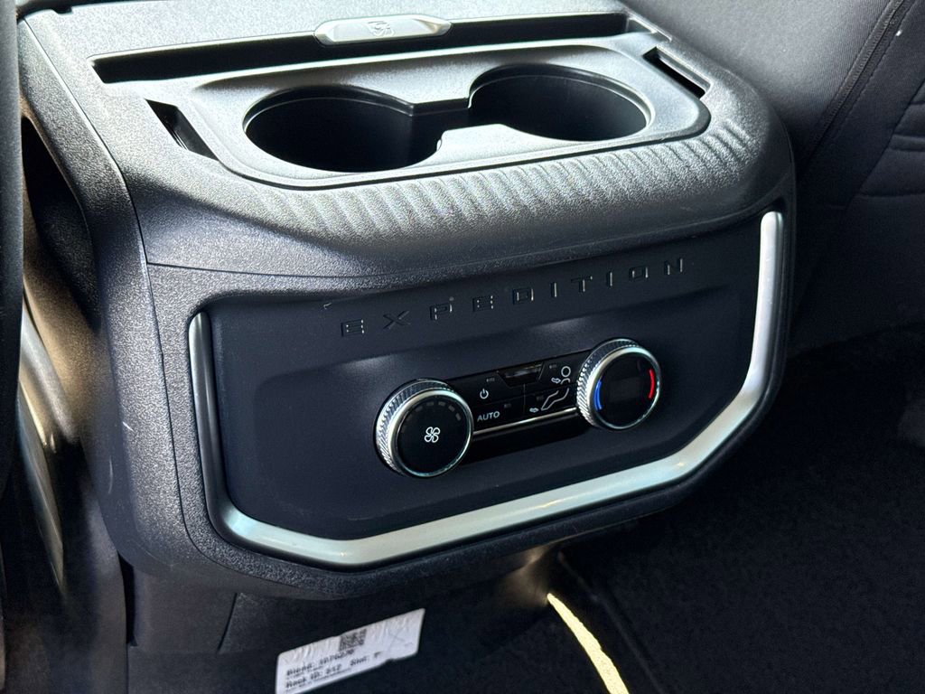 Certified 2025 Ford Expedition Active image 15
