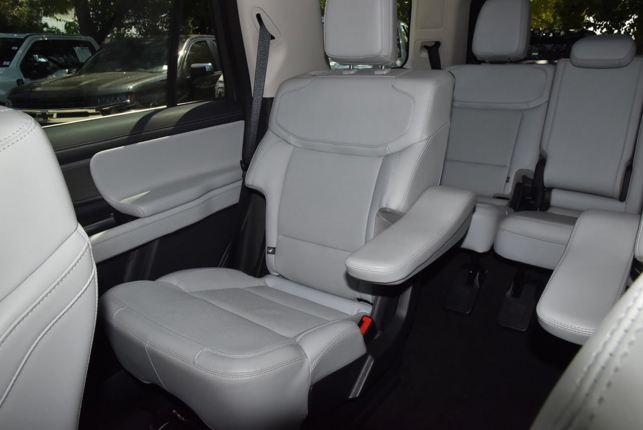 Certified 2025 Ford Expedition Platinum AWD/4WD image 20