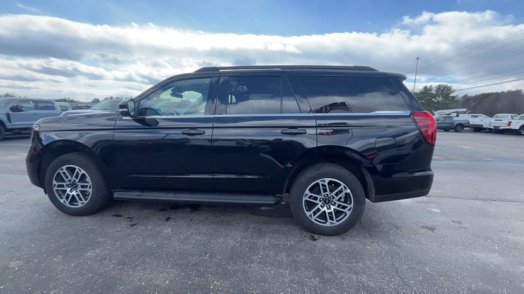 Certified 2025 Ford Expedition Active AWD/4WD image 17