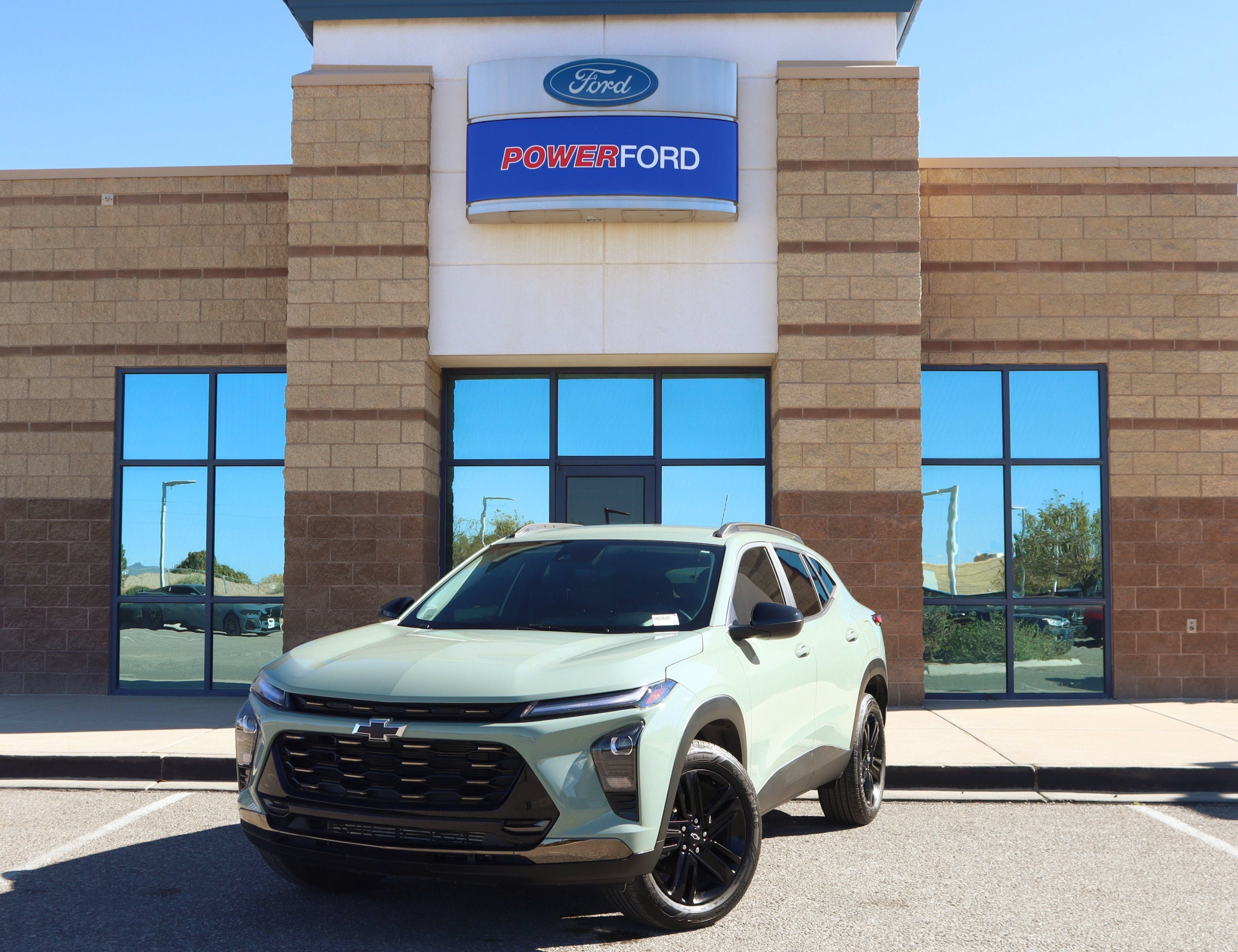 Used 2025 Chevrolet Trax ACTIV w/ Driver Confidence Package FWD image 2