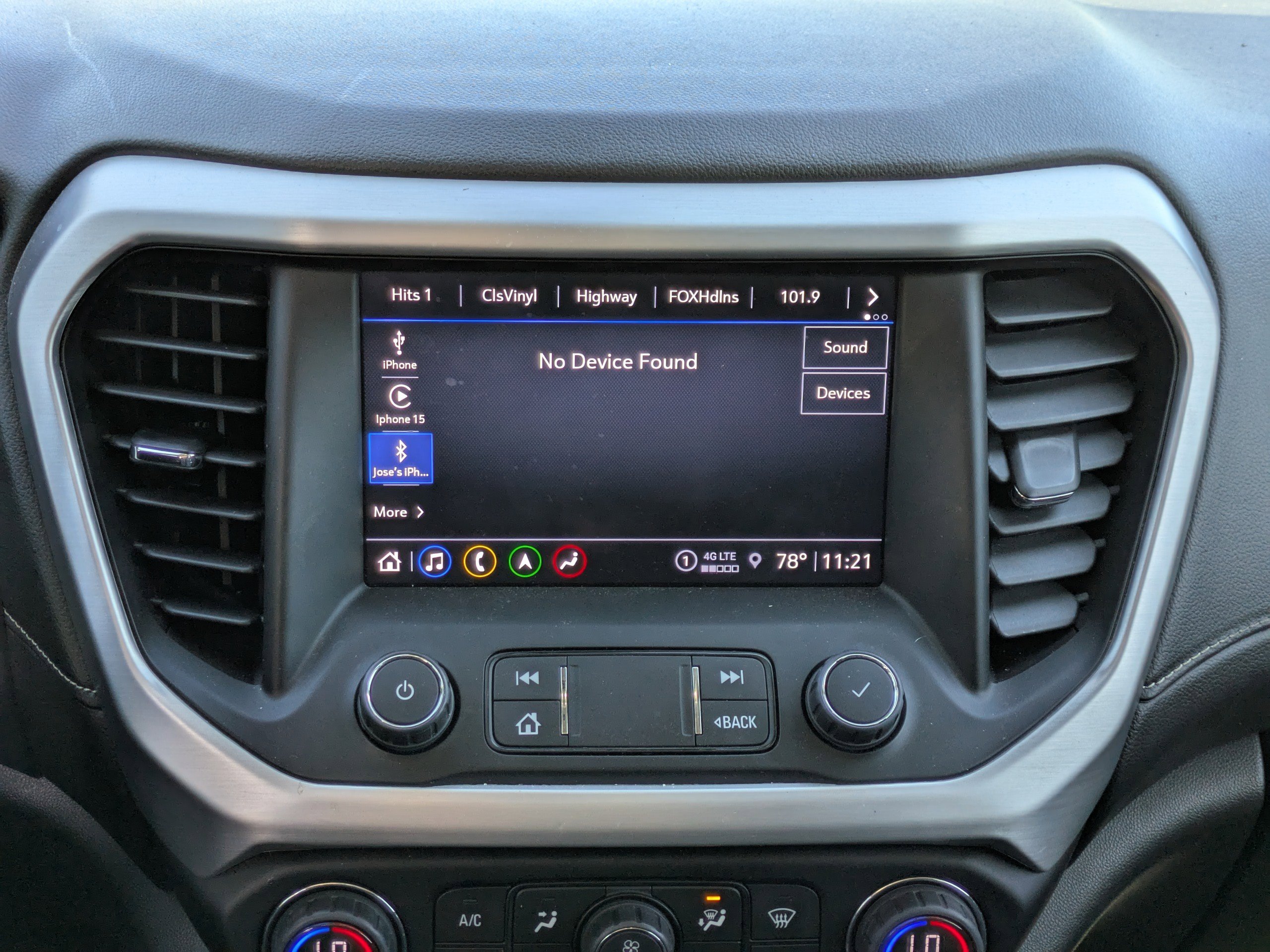 Used 2023 GMC Acadia SLT FWD image 17