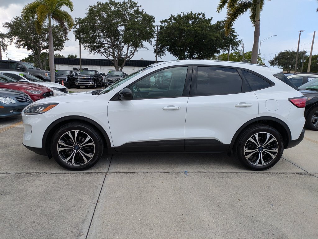 Certified 2022 Ford Escape SE FWD image 9