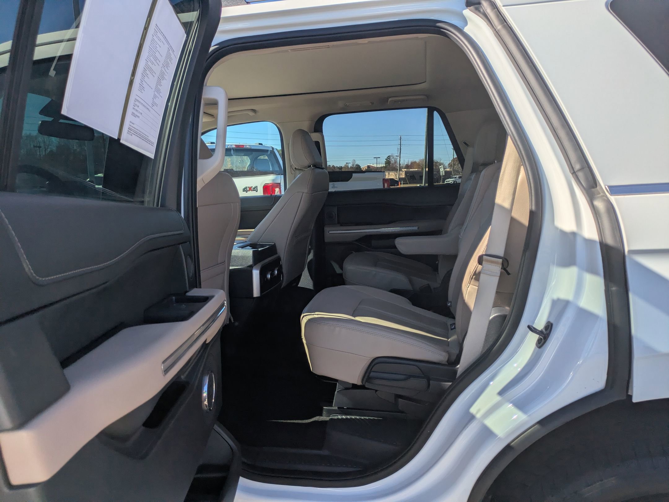 Certified 2024 Ford Expedition Limited image 29