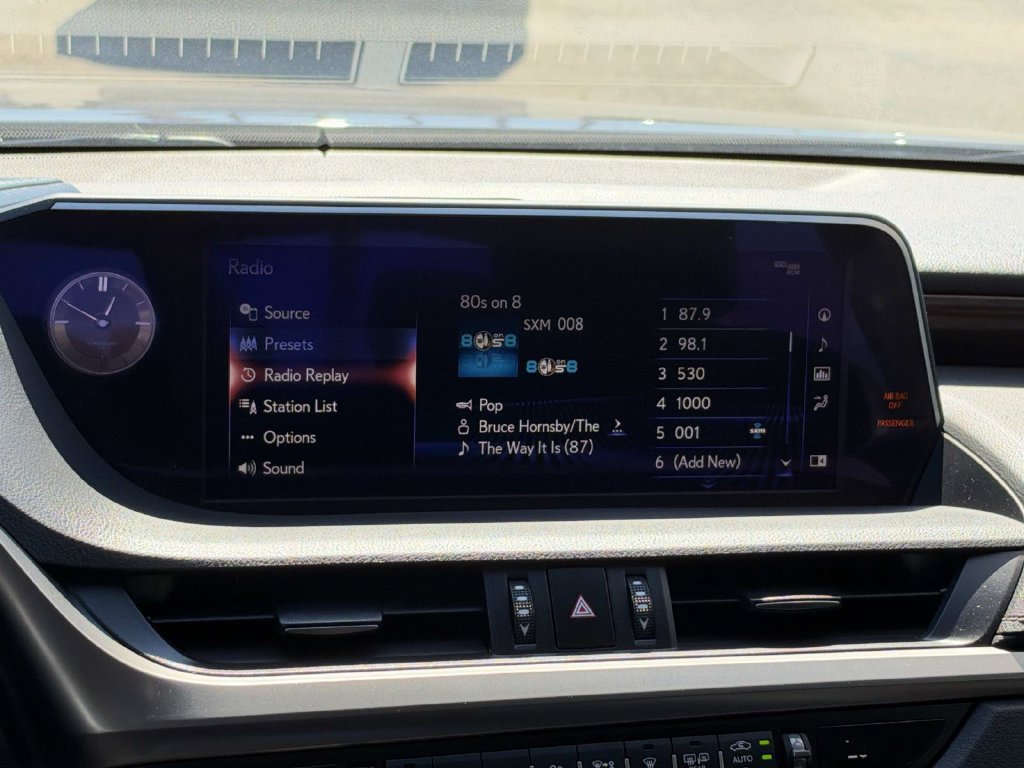 Used 2019 Lexus ES 300h w/ Premium Package FWD image 15